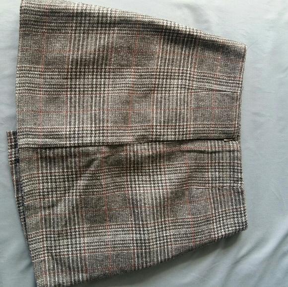 Free with purchase!! Woolen skirt / skort in size small - Picture 3 of 8